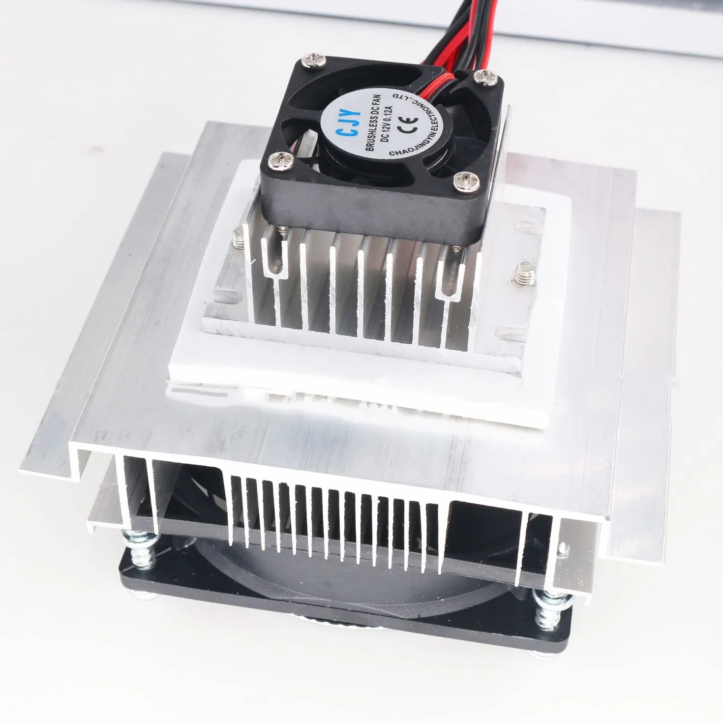 DC 12 V FAI DA TE Termoelettrico Peltier Refrigerazione Sistema di Raffreddamento Kit Semiconduttore Cooler Dissipatore di Calore Conduzione Modulo Frigo Mini Condizionatore D'aria