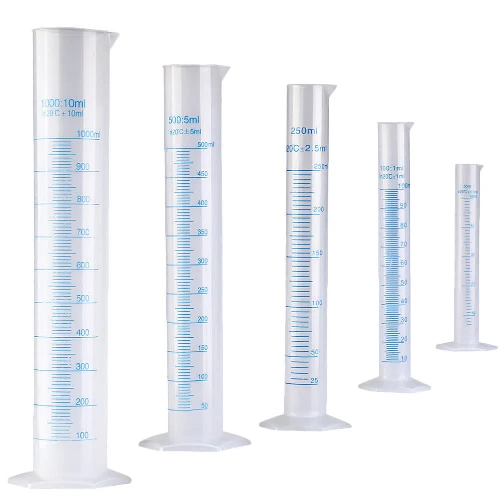 Milisten Set di 5 cilindri graduati in plastica, 50 ml, 100 ml, 250 ml, 500 ml, 1000 ml, con scala graduata e base stabile per laboratorio, industria scientifica