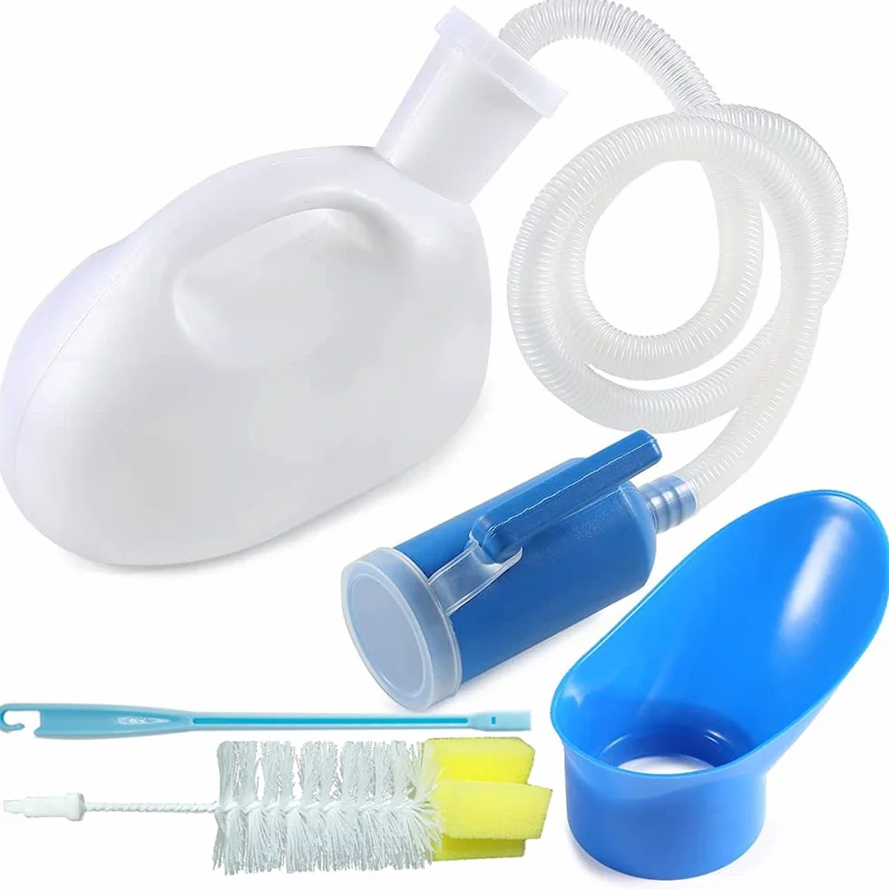 Orinatoio Portatile 2000ml con Tappo a Vite e Tubo Spazzola per Auto, Anziani, Bianco